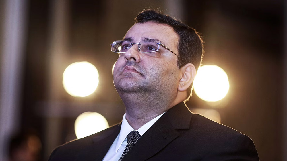 টাটা গোষ্ঠীর একাধিক সংস্থার সঙ্গে জুড়ে গিয়েছিলেন সাইরাস। টাট এলেক্সি লিমিটেডের বা টাটা পাওয়ার কোম্পানির ডিরেক্টর হিসাবেও দায়িত্বে ছিলেন। প্রথম সংস্থায় ১৯৯০ সালের ২৪ সেপ্টেম্বর থেকে ২০০৯ সালের ২৬ সেপ্টেম্বর পর্যন্ত। এবং পরের সংস্থায় ২০০৬ সালের ১৮ সেপ্টেম্বর পর্যন্ত কার্যভার সামলেছে