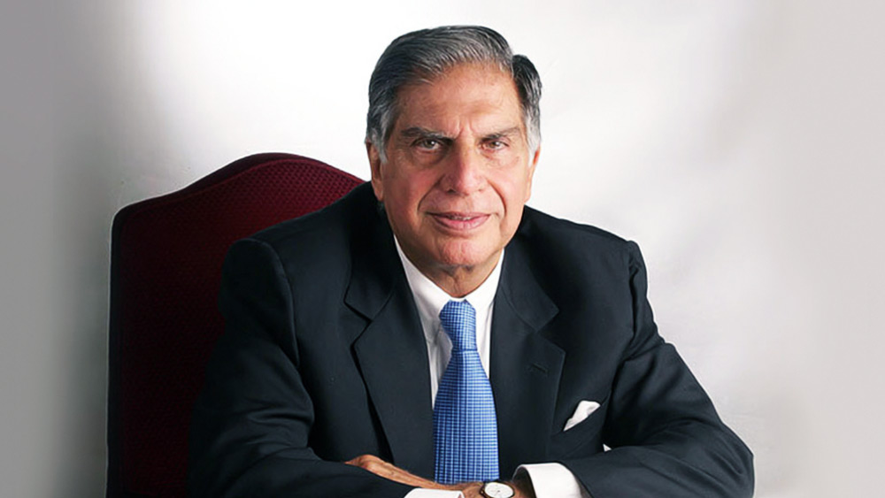 টাটাদের সঙ্গে মিস্ত্রিদের ব্যবসায়িক সম্পর্ক খতিয়ে দেখলে কী নজরে পড়ে? টাটা গোষ্ঠীর হোল্ডিং সংস্থা টাটা সন্সের ১৮.৩৭ শতাংশ ( যা এখন ১৮.৫ শতাংশে দাঁড়িয়েছে) অংশীদারি ছিল সাপুরজি পালোনজি গোষ্ঠীর (এসপি গোষ্ঠী) হাতে। যার প্রোমোটার ছিল সাইরাস মিস্ত্রির পরিবার। বস্তুত, টাটা সন্সে টাটাদের হাতে থাকা শেয়ারের বাইরে সবচেয়ে বেশি শেয়ার ছিল এসপি গোষ্ঠীর হাতে।