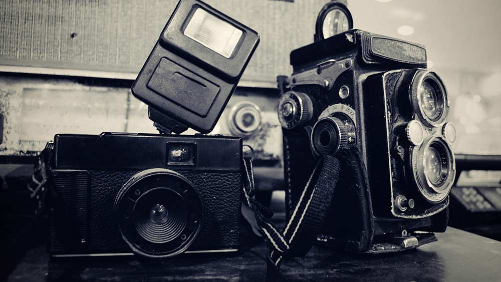 ছবি তোলার প্রতি বিশেষ আকর্ষণ থাকলেও বীরচন্দ্র এক জন উঁচু দরের স্থপতিও ছিলেন। আধুনিক আগরতলার পরিকল্পনার কৃতিত্বও তাঁকেই দেওয়া হয়।