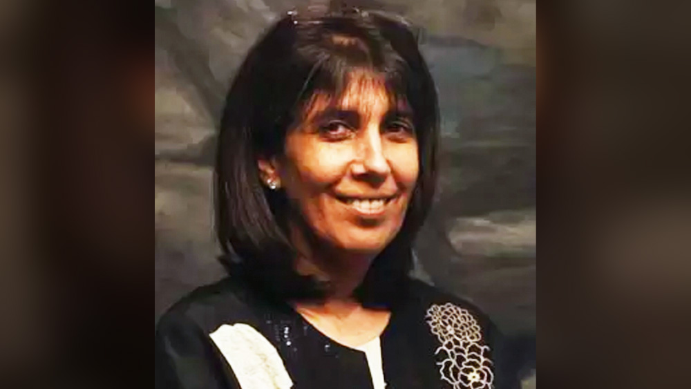 অনাহিতা ‘জিয়ো পার্সি’ নামক এক সংগঠনের অন্যতম প্রতিষ্ঠাতা। পার্সি সম্প্রদায়ের মধ্যে জনসংখ্যা হ্রাস রোধ করার উদ্যোগেই এই সংগঠন তৈরি করা হয়েছিল।