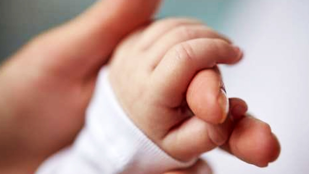 ২০০৪ সালের জানুয়ারি মাসে ‘বোম্বে পার্সি পঞ্চায়েত’-এর সহযোগিতায় ‘বোম্বে পার্সি পঞ্চায়েত ফার্টিলিটি প্রজেক্ট’ শুরু করেন অনাহিতা। যে সব পার্সি দম্পতি সন্তানের জন্ম দিতে অক্ষম তাঁদের অত্যাধুনিক চিকিৎসার মাধ্যমে সাহায্য করাই ছিল এই প্রকল্পের মূল উদ্দেশ্য।