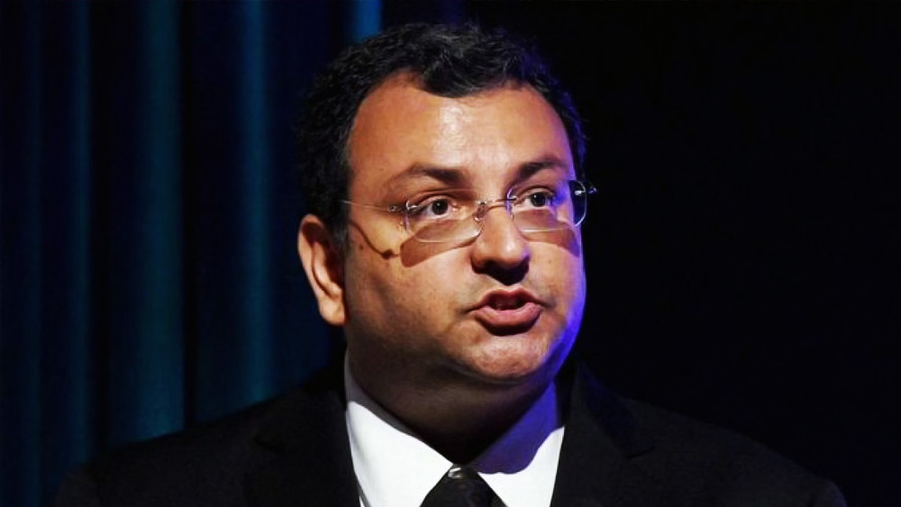 ৪ সেপ্টেম্বর, রবিবার দুপুর সওয়া ৩টে নাগাদ পথদুর্ঘটনায় মারা যান টাটা সন্সের প্রাক্তন চেয়ারম্যান সাইরাস মিস্ত্রী। আমদাবাদ থেকে তিন জন সহযাত্রীর সঙ্গে মুম্বইয়ের দিকে আসছিলেন সাইরাস।