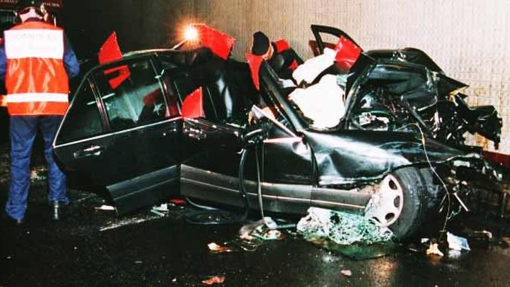 ১৯৯৭ সালের ৩১ অগস্ট। ভয়াবহ পথদুর্ঘটনায় প্রাণ হারান ‘প্রিন্সেস অব ওয়েলস’ ডায়না। একটি সুড়ঙ্গ অতিক্রম করার সময় তাঁর গাড়ি দুর্ঘটনার কবলে পড়ে। গাড়িতে ডায়নার সঙ্গে ছিলেন তাঁর ঘনিষ্ঠ বন্ধু দোদি আল ফায়েদ।