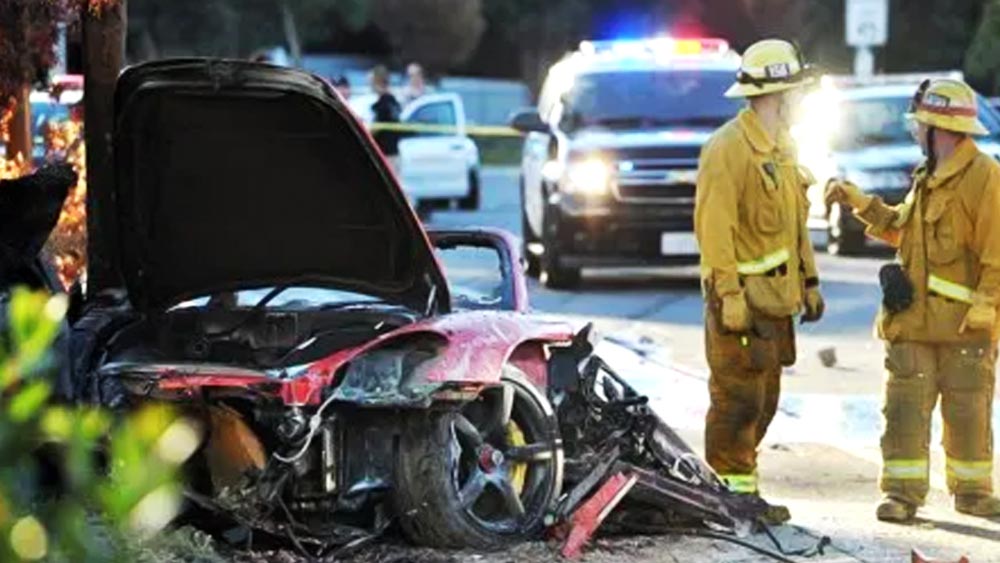 ক্যালিফোর্নিয়ার ভ্যালেন্সিয়া এলাকার হারকিউলিস স্ট্রিটের উপর দিয়ে যাওয়ার সময় তাঁর গাড়ি নিয়ন্ত্রণ হারিয়ে একটি ল্যাম্পপোস্ট এবং দু’টি গাছে ধাক্কা মারে। গাড়ি চালাচ্ছিলেন পল নিজেই। ধাক্কা লাগার সঙ্গে সঙ্গে গাড়িতে আগুন লেগে যায়।