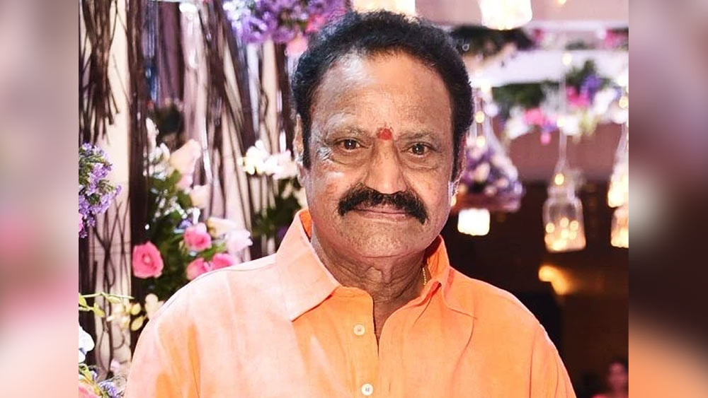 তদন্তে জানা যায়, হরিকৃষ্ণ সিটবেল্ট ছাড়াই গাড়ি চালাচ্ছিলেন। জল খাবেন বলে সামনের দিকে ঝুঁকে জলের বোতল নিতে যান। তখনই তাঁর গাড়ি ডিভাইডারের সামনে এসে পড়ে। ঘটনাস্থলেই প্রাণ হারান তিনি।