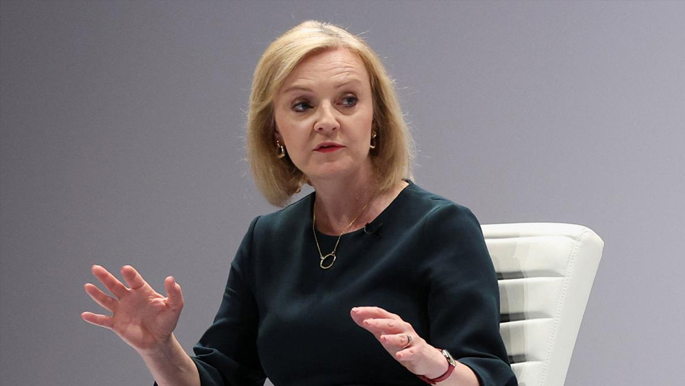 একটি ব্রিটিশ সংবাদমাধ্যমের খবর অনুযায়ী, ছাত্র রাজনীতির গোড়ার দিনগুলিতে লিবেরাল ডেমোক্র্যাট হিসাবে পরিচিতি ছিল তাঁর। পরে মত এবং মন বদলে কনজারভেটিভ দলে নাম লেখান।