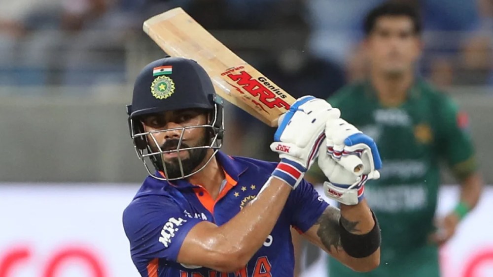 তিন নম্বরে নামবেন বিরাট কোহলী। এক মাস বিশ্রামের পর এশিয়া কাপে ছন্দে ফিরেছেন ভারতের প্রাক্তন অধিনায়ক। প্রতিযোগিতায় সর্বোচ্চ রান সংগ্রহকারীদের তালিকায় দ্বিতীয় স্থানে রয়েছেন তিনি।