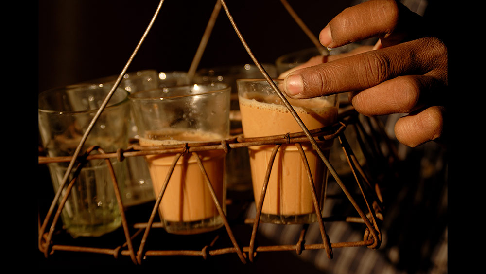 আড্ডা থেকে তর্ক, পুজোর কলকাতায় জমে যাক চায়ের ঠেক