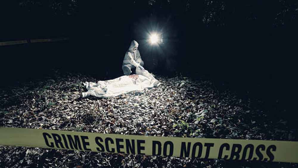 পুলিশ জানিয়েছে, তাঁর বিরুদ্ধে একটি খুনেরও অভিযোগও রয়েছে। অভিযোগ, এক বার একটি ট্যাক্সি চুরির সময় এক ড্রাইভারকে খুন করেন অনিল।