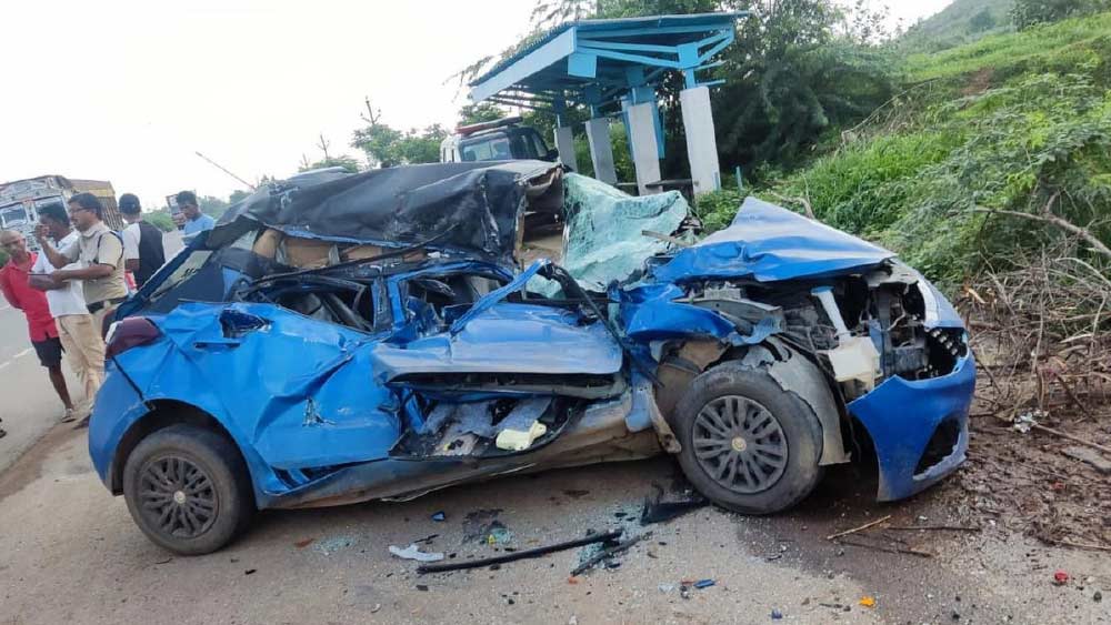 তথ্য বলছে, বিশ্বে ভারতেই পথদুর্ঘটনার পরিমাণ সব থেকে বেশি। সরকার সম্প্রতি এই বিষয়টি নিয়ে নড়েচড়ে বসেছে। কেন্দ্রের দাবি, গাড়িগুলিতে এয়ারব্যাগ থাকলে রাস্তায় দুর্ঘটনার ফলে মৃত্যুর সংখ্যা অনেক কমবে।