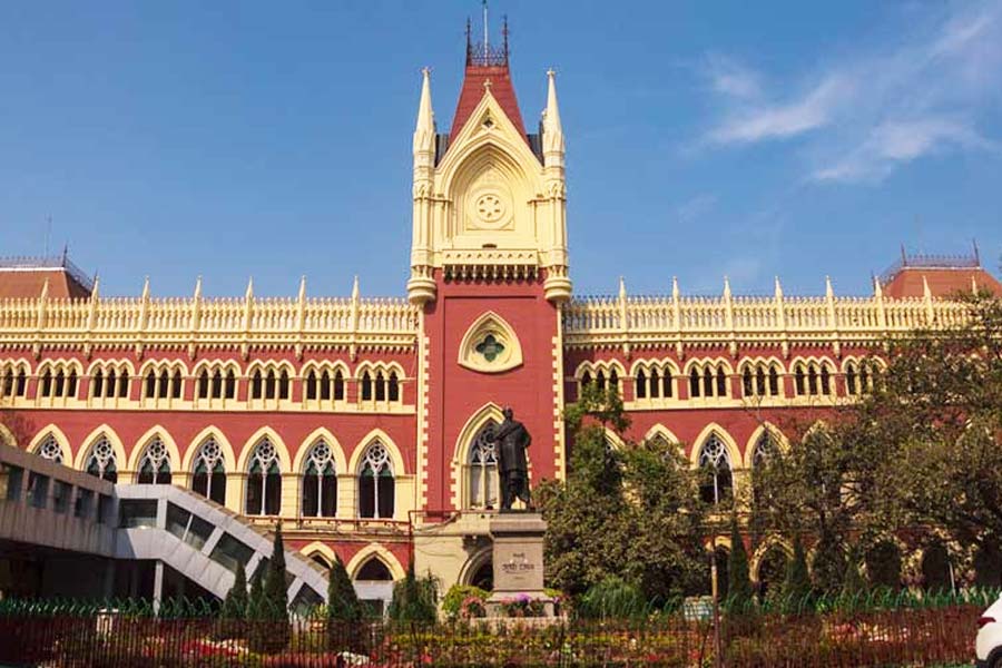 Picture of Calcutta High Court.