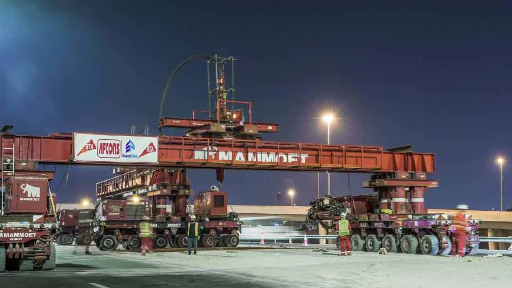 সাপুরজি-পালোনজি গোষ্ঠী প্রকৌশলী দক্ষতার জন্য বিশেষ ভাবে পরিচিত। অ্যাফকন নামে এক নির্মাণ সংস্থাও রয়েছে এই গোষ্ঠীর অধীনে। দেশের বড় বড় বহুতল নির্মাণের ক্ষেত্রে এই সংস্থা নিজেদের দক্ষতা প্রমাণ করেছে।