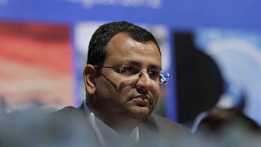 ২০০৩ সালের প্রথম দিকে, মিস্ত্রি পরিবার ভারতীয় নাগরিকত্ব ছেড়ে দেয় এবং আইরিশ নাগরিক হয়ে ওঠে। ঘোড়াদের প্রতি বিশেষ প্রীতি আছে মিস্ত্রি পরিবারের। পুণেতে ২০০ একর জমির উপর তৈরি একটি ঘোড়াশালও আছে এই পরিবারের।