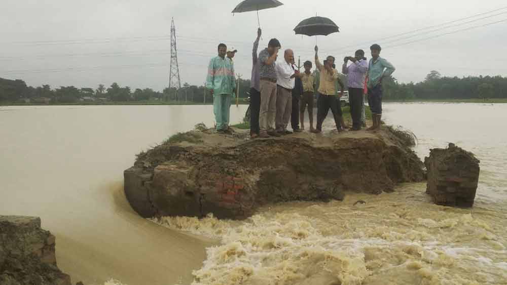 উল্লেখ্য, কুশিয়ারা নদীতে বাঁধ সংক্রান্ত সমস্যা রয়েছে। নদীটি বন্যাপ্রবণ। সম্প্রতি কুশিয়ারা নদীর দুই তীরের ভাঙন বাংলাদেশ সরকারকে চিন্তায় ফেলেছে। ভারত জানিয়েছে কুশিয়ারা থেকে ১৫৩ কিউসেক জল নিয়ে নেবে ভারত। এতে এই নদী থেকে হওয়া বন্যার সমস্যায় সিলেট অঞ্চল আর ভুগবে না বলেই আশা। এ ছাড়া বন্যা নিয়ন্ত্রণের ব্যাপারে তথ্য দিয়ে সহযোগিতা করার কথাও বলেছেন মোদী।