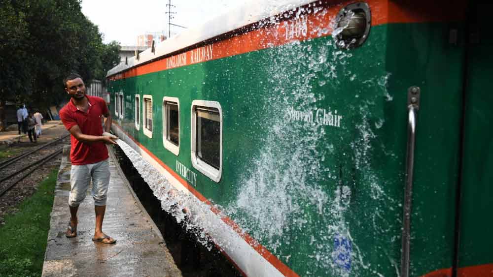 এই মউ অনুযায়ী বাংলাদেশ রেলওয়ের কর্মীরা ভারতীয় রেলের ইনস্টিটিউটে প্রশিক্ষণ নিতে পারবেন।