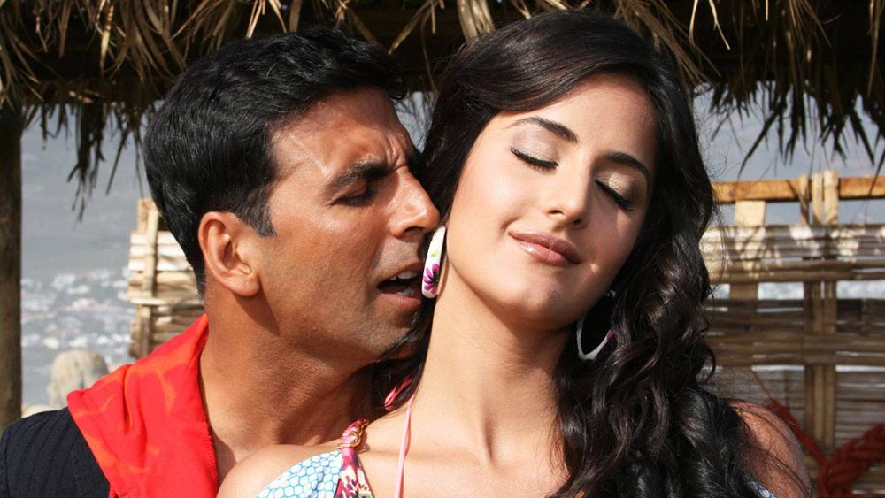 ২০০৭ সালে প্রেক্ষাগৃহে মুক্তি পেয়েছিল হাস্যরসে পরিপূর্ণ ‘ওয়েলকাম’ ছবিটি। এই ছবির একটি গানের দৃশ্যে  ক্যাটরিনাকে ইটালির বিখ্যাত ‘পুচি’ ব্র্যান্ডের একটি পোশাক পরতে দেখা যায়। 