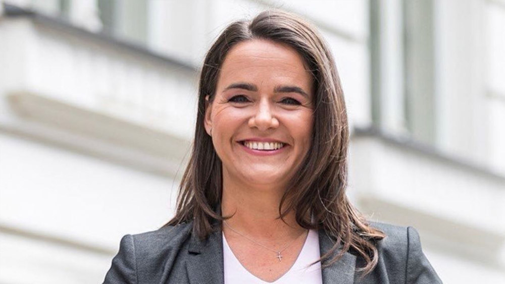 ২০২২ সালে হাঙ্গেরির প্রেসিডেন্ট নির্বাচিত হন কাটালিন নোভাক। মাত্র ৪৪ বছরে সে দেশের প্রেসিডেন্ট নির্বাচিত হয়ে ইতিহাস গড়েছেন তিনি। তাঁর আগে হাঙ্গেরির প্রেসিডেন্ট পদে বসেননি কোনও মহিলা। সেদিক থেকেও ইতিহাস গড়েছেন তিনি।