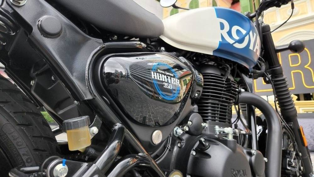 ক্লাসিক ৩৫০ এবং মেটেওর ৩৫০-তে যে ইঞ্জিনটি ব্যবহার করা হয়েছে, এটিতেও রয়েছে সেই একই ৩৪৯ সিসি এয়ার-কুলড ইঞ্জিন।