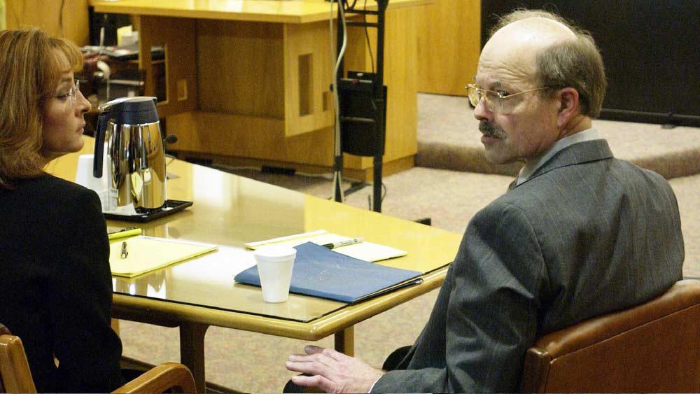 পরের আট বছর ডেনিস আর কোনও খুন করেনি। এর পর ১৯৮৫ সালে এক মহিলাকে খুন করে ডেনিস। শোনা যায়, ডেনিস ওই মহিলাকে স্থানীয় গির্জায় নিয়ে গিয়ে খুন করে। গির্জায় দড়ি দিয়ে ওই মহিলাকে বেঁধে তাঁর উপর অত্যাচার করার বেশ কিছু ছবিও তোলে সে। 