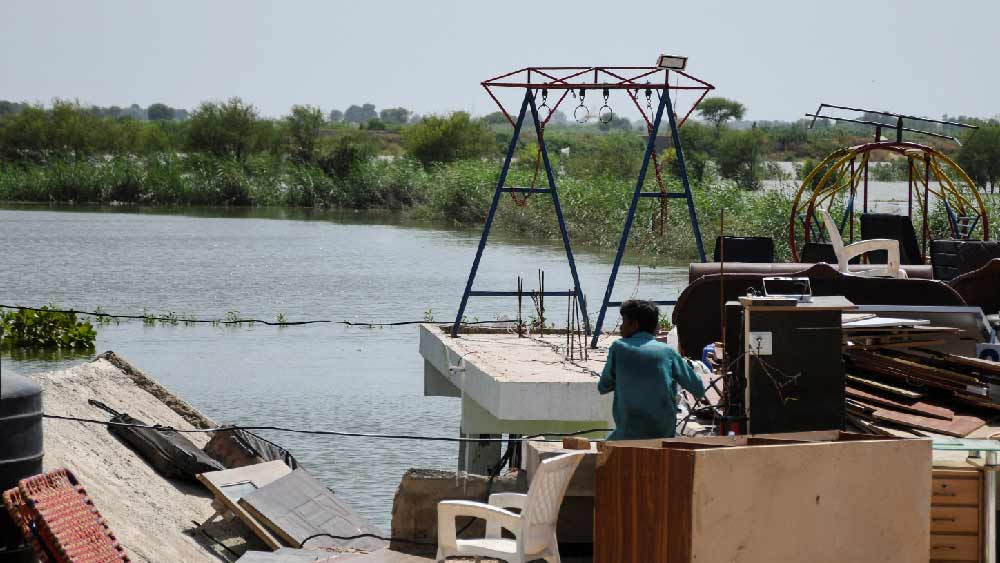 ওই প্রতিবেদনে আরও বলা হয়েছে, প্রত্নতাত্ত্বিক স্থানটির কিউরেটর গত ২৯ অগস্ট সংস্কৃতি, প্রত্নতাত্ত্বিক ও প্রত্নতত্ত্ব বিভাগের পরিচালককে একটি চিঠিতে জানিয়েছিলেন, তাঁরা নিজেদের সীমিত সংস্থান দিয়ে ঐতিহাসিক স্থানটি রক্ষা করার যথাসাধ্য চেষ্টা জারি রেখেছেন।