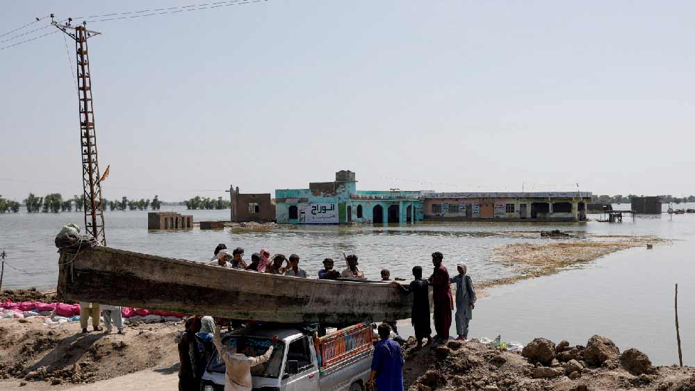 পাক সংবাদমাধ্যমের প্রতিবেদনে দাবি করা হয়েছে, প্রত্নতত্ত্ব বিভাগের আধিকারিক ভেঙে পড়া বাঁধ মেরামতি, ভাঙা খাল সংস্কার এবং অস্থায়ী নির্মাণ যুদ্ধকালীন ভিত্তিতে সরাতে সেচ ও সড়ক বিভাগের সঙ্গে দ্রুত যোগাযোগ প্রার্থনা করেছেন।