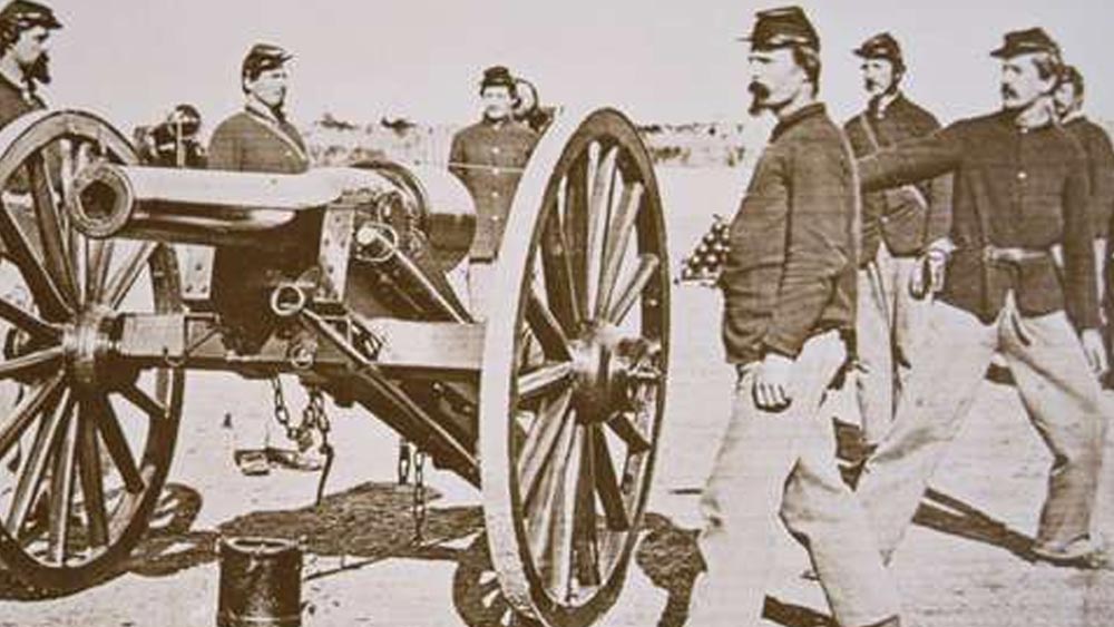 কোনও বিধবা মহিলা যাঁর ছেলে সেনাবাহিনীতে কর্মরত, তিনি সমপরিমাণ লবণ কিনতে চাইলে তাঁকে এক ডলার দিতে হত।