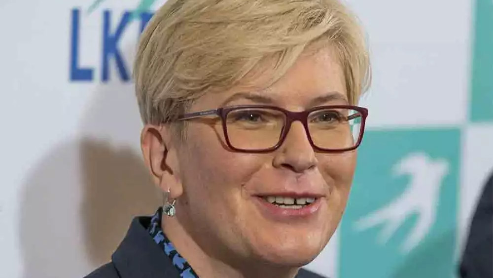 লিথুনিয়ার প্রধানমন্ত্রী পদেও রয়েছেন এক মহিলা। নাম ইনগ্রিডা সিমোনাইট। ২০২০ সালের ১১ ডিসেম্বর থেকে ওই পদে রয়েছেন এই অর্থনীতিবিদ। ২০০৯ থেকে ২০১২ সাল পর্যন্ত দেশের অর্থমন্ত্রীর পদও সামলেছেন তিনি। 