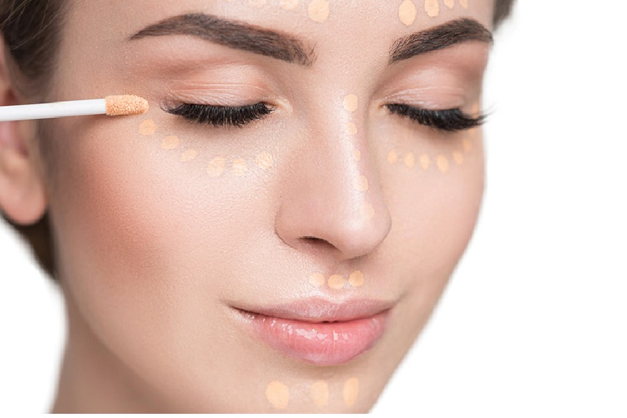 মেক আপ ব্রাশ বা স্পঞ্জ ব্যবহার না করে আঙুলের সাহায্যে ভাল করে মিশিয়ে নিন ফাউন্ডেশন।