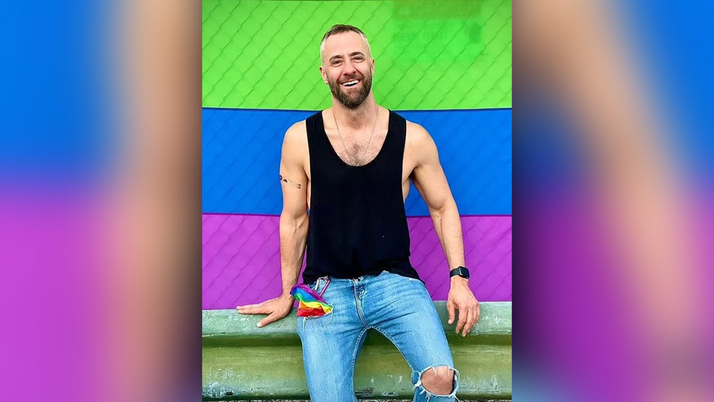 এমনকি, ডেভিড নিজেও এক জন পালক পিতা। তিনি অবশ্য মনে করেন, অনাথ শিশুদের দত্তক নেওয়া ছাড়াও তাদের পাশে দাঁড়ানো যায়।