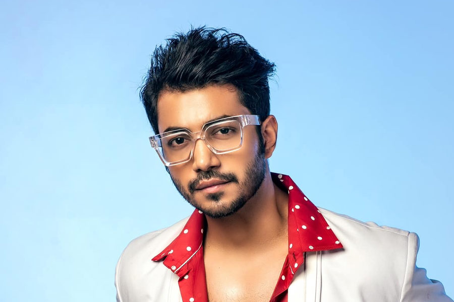 Tollywood Actor Rohan Bhattachaya announces his first hindi movie