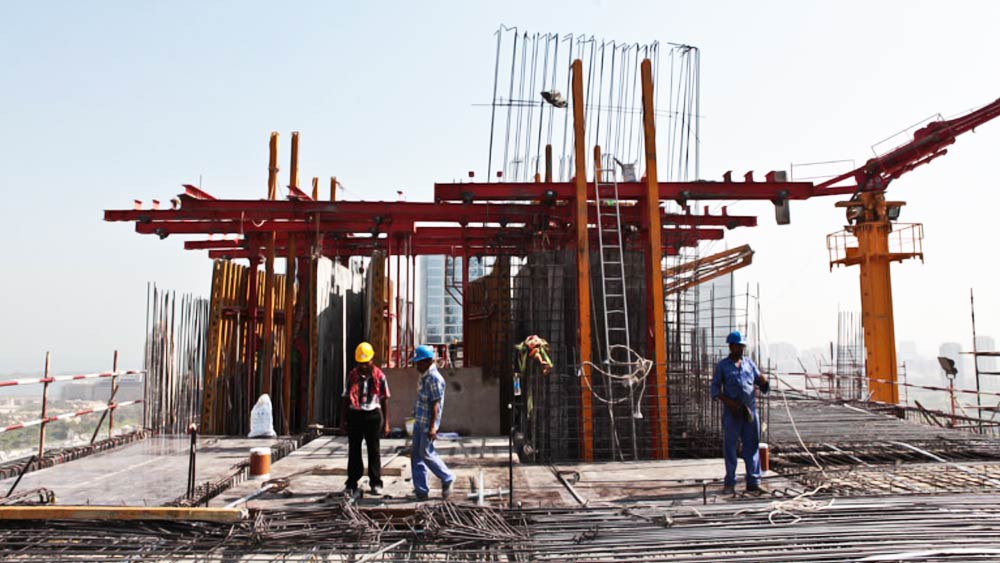 মুম্বইয়ের মালাবার হিলসের জলাধার তৈরির মধ্য দিয়ে পথ চলা শুরু এই শিল্পগোষ্ঠীর। তার পর দেশে-বিদেশে একাধিক স্থাপত্যকীর্তি নির্মাণের সঙ্গে যুক্ত থেকেছে সাপুরজি পালোনজি গোষ্ঠী।