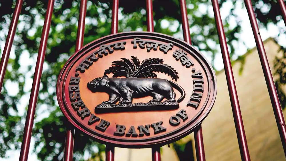 ১৯৩৯ খ্রিস্টাব্দে মুম্বইয়ে রিজার্ভ ব্যাঙ্কের সদর দফতরটি তৈরি করেছিল সাপুরজি পালোনজি গোষ্ঠী। স্বাধীনতার আগে তৈরি হওয়া এই বাড়ি থেকে এখনও দেশের অর্থনীতি পরিচালিত হয়।