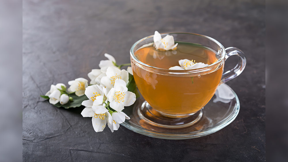 জেসমিন টি: জুঁই ফুলের সুবাস যুক্ত এই চায়ে প্রচুর পরিমাণে আছে অ্যান্টি অক্সিডেন্ট। এ ছাড়াও এই চা দাঁত ও মাড়ির জন্য খুবই উপকারি।