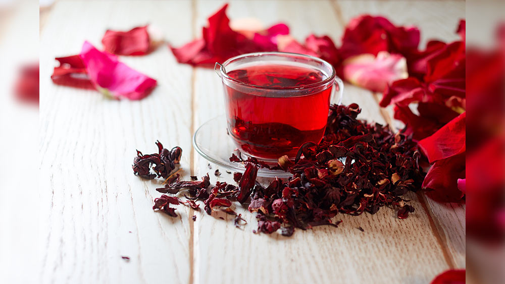 হিবিস্কাস টি: হিবিস্কাস সাবদারিফা নামক আফ্রিকান গাছ থেকে তৈরি হয় এই চা। এটি শরীরের রোগ প্রতিরোধ ক্ষমতা বাড়ায়। এতে রয়েছে প্রচুর পরিমাণে অ্যান্টি অক্সিডেন্ট। 