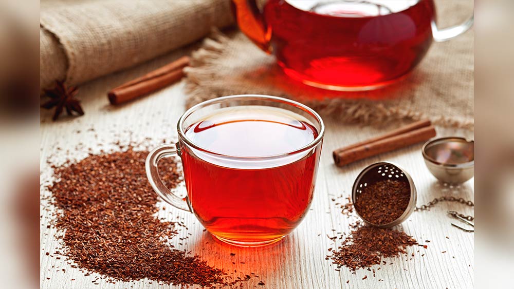 রুইবোস টি: দক্ষিণ আফ্রিকায় একশো বছরের বেশি সময় ধরে এই চা মানুষ খেয়ে আসছেন। এই চায়ে আছে বিভিন্ন অ্যান্টি অক্সিডেন্ট, মিনারেল ইত্যাদি। তা শরীরের রোগ প্রতিরোধ ক্ষমতা বাড়িয়ে আপনাকে সুস্থ থাকতে সাহায্য করে।