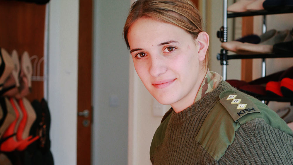 ২০১৩ সালে তিনি অপারেশনের মাধ্যমে রূপান্তরকামী মহিলায় পরিণত হন হানা। হানার সহকর্মীরা তাঁর এই সিদ্ধান্তকে সমর্থনও করেছিলেন।