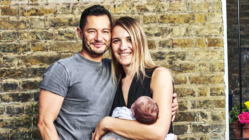 এমনকি লরা নিজেই গ্রাফ দম্পতিকে অনুরোধ করেছিলেন দ্বিতীয় সন্তানের জন্য। দু’বছর আগে লরা যখন জেক ও হানার প্রথম সন্তানের জন্ম দিয়েছিলেন, তখন দম্পতিকে জানিয়েছিলেন, অন্তঃসত্ত্বা থাকাকালীন তিনি যে সময়ের মধ্যে দিয়ে গিয়েছেন, তা উপভোগ করেছেন। দ্বিতীয় সন্তানের জন্ম দিতে বললে লরা সব থেকে বেশি খুশি হবেন।