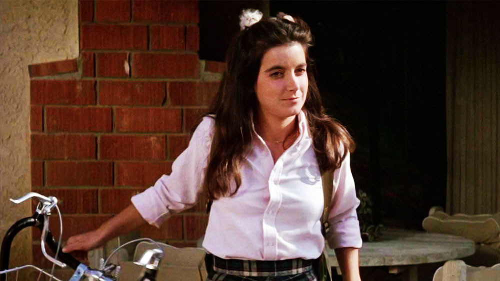 এই ছবিতে বড় মেয়ের চরিত্রে অভিনয় করেছিলেন ডমিনিক ডুনে। শোনা যায়, তাঁর প্রেমিক নাকি গলা টিপে খুন করেন অভিনেত্রীকে। পাঁচ দিন হাসপাতালে ভর্তি থাকলেও বাঁচানো যায়নি ডমিনিককে।