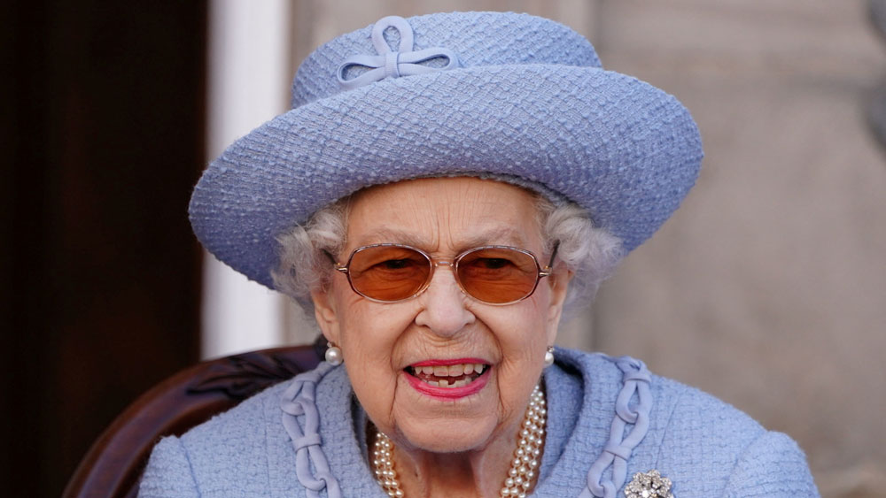 দীর্ঘ অসুস্থতার পর ৯৬ বছর বয়েসে মারা গেলেন রানি দ্বিতীয় এলিজাবেথ। তাঁর দীর্ঘ জীবনে রয়েছে নানা ঘটনার ঘনঘটা। এমন অনেক তথ্য রয়েছে, যা জানলে অবাক হবেন।