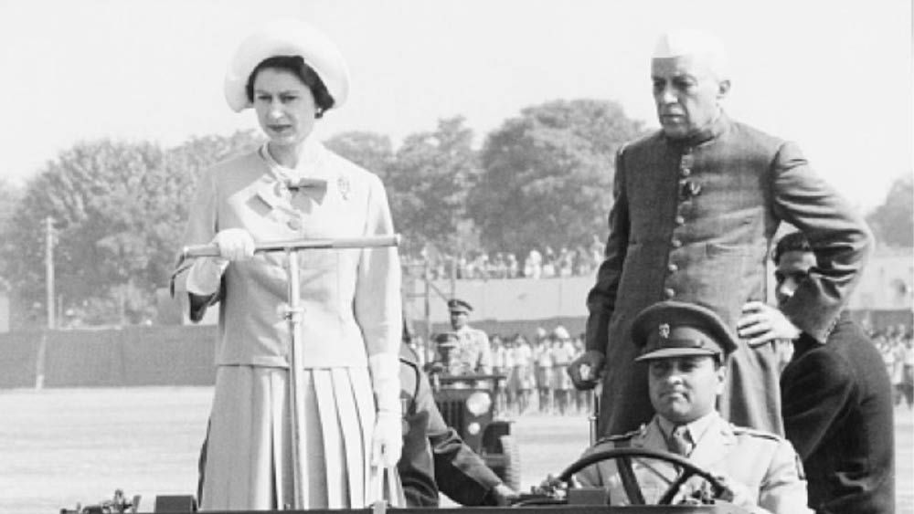  ১৯৬১ সালে প্রথম বার ভারত সফর রানির। দ্বিতীয় এলিজাবেথই ছিলেন ব্রিটেনের প্রথম রানি, যিনি স্বাধীন ভারতে আসেন। 