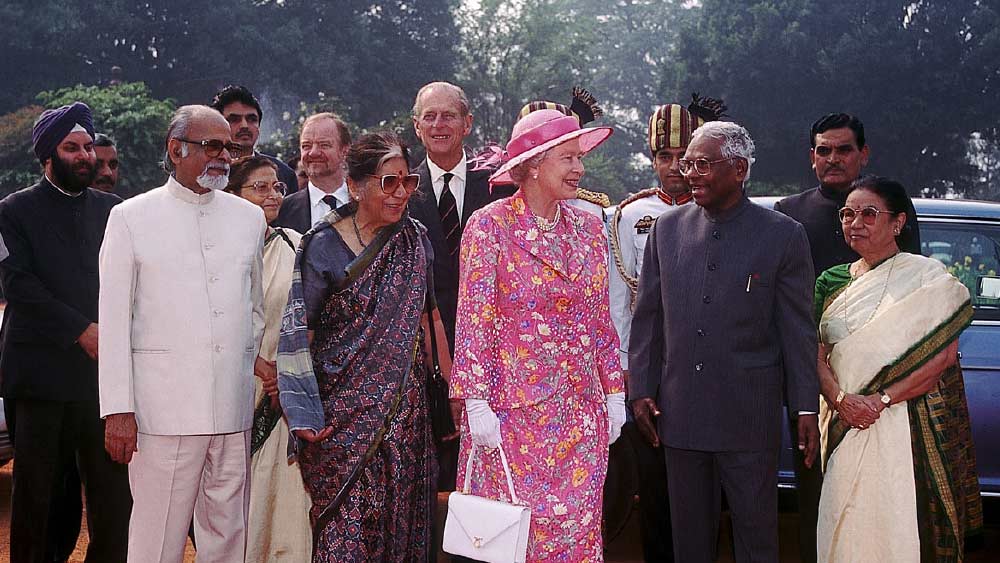  ১৯৯৭ সালে আবারও ভারত সফরে আসেন রানি। ভারতের স্বাধীনতার ৫০ বছর পূর্তি উপলক্ষে সফর করেন দ্বিতীয় এলিজাবেথ। 