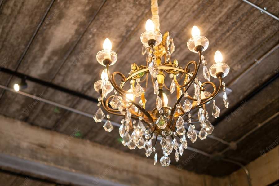 রাজকীয় আলোর সাজ