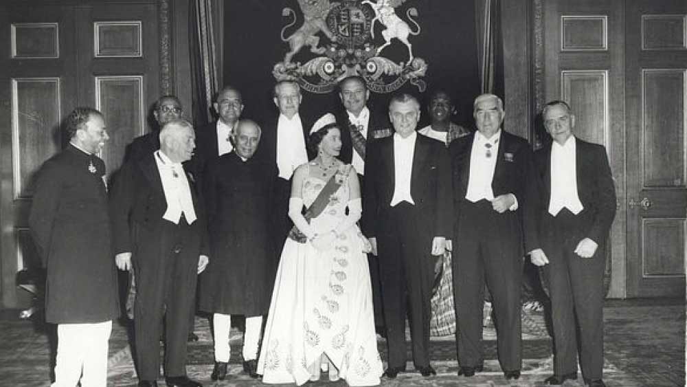 এর পরের গন্তব্য ছিল পাকিস্তানের করাচি। আফগানিস্তানের সঙ্গে পাকিস্তানের সীমান্ত এলাকা খাইবার পাসেও গিয়েছিলেন। 