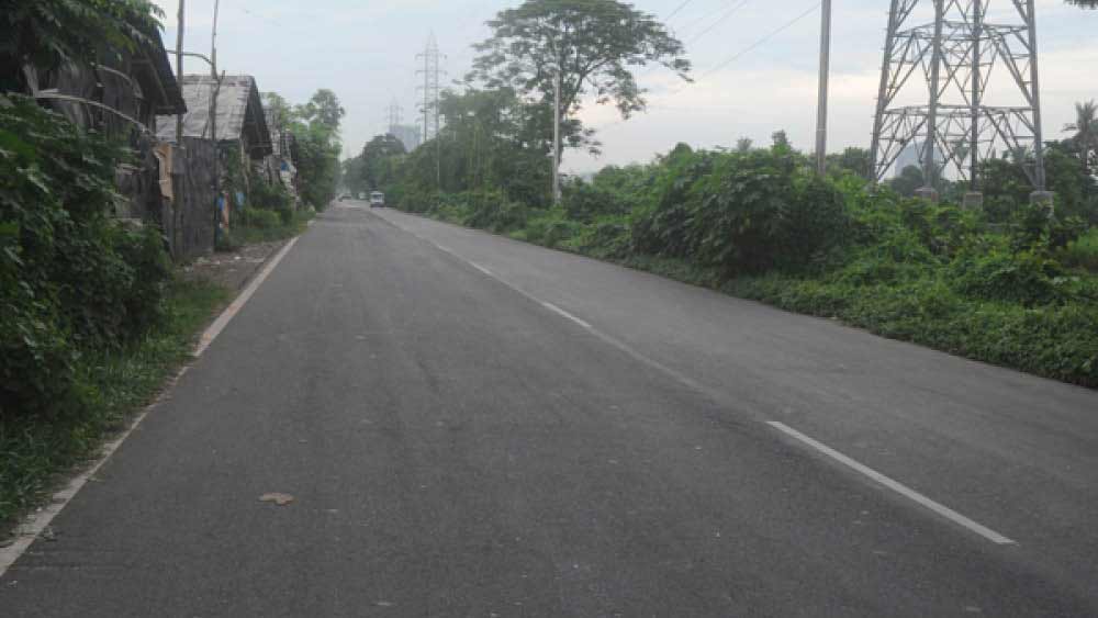  পুলিশ সূত্রে খবর, সত্যেন্দ্র গাড়ি নিয়ে এসেছিলেন। সেই গাড়িতেই দুই কিশোরকে নিয়ে রাজারহাটে একটি বাইক শোরুমে যান। কিন্তু বাইক পছন্দ হয়নি সত্যেন্দ্রের। তাই শোরুম থেকে দু’জনকে নিয়ে বেরিয়ে পড়েন। বাসন্তী হাইওয়ে ধরে ছোটে গাড়ি। সে দিন রাতেই তাদের খুন করা হয়।