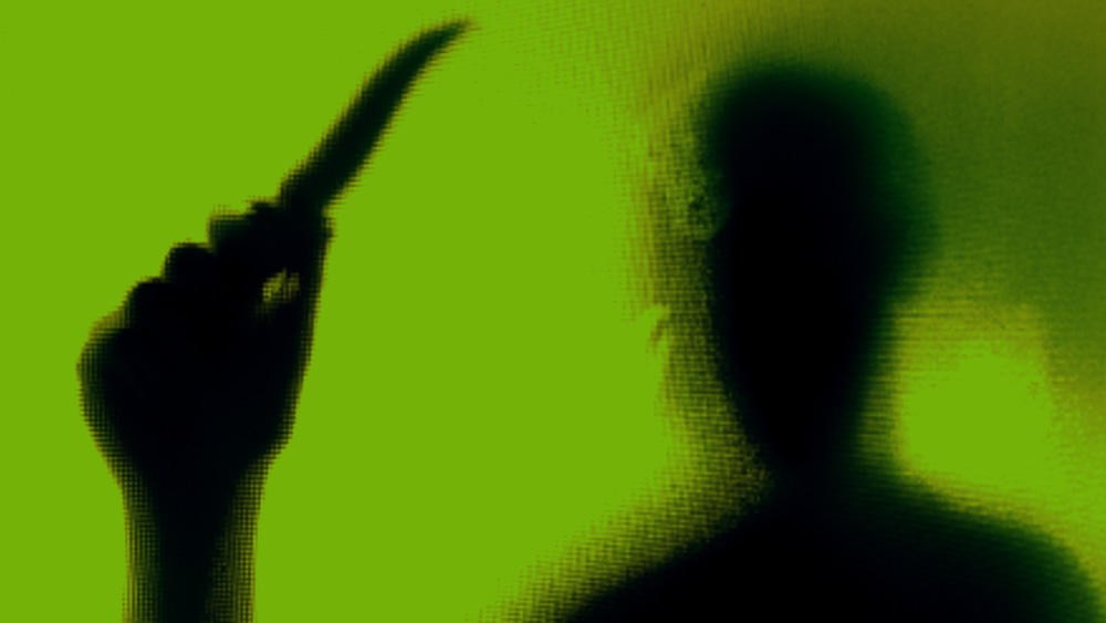 এক মাস পর ভার্গাসের মায়ের ওপর ব্যর্থ আক্রমণে পুলিশকর্মীদের টনক নড়ে। আবারও তদন্ত শুরু করে। মারিয়া যাতে তদন্ত করার জন্য পুলিশকে জোর না করেন, সে জন্যই খুন করতে চেয়েছিল তরুণ। পরে জেরায় স্বীকারও করে। 