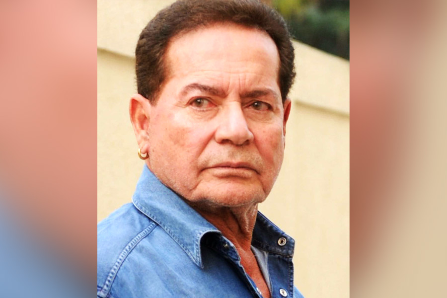 সেলিম এক সাক্ষাৎকারে জানিয়েছেন, তাঁর সঙ্গে জাভেদের সম্পর্কের শেষ দিনটাও তাঁর মনে রয়েছে। জাভেদ তাঁকে বলেছিলেন, ‘‘আমার মনে হয়, আমাদের এখন থেকে আলাদা ভাবে কাজ করা উচিত।’’