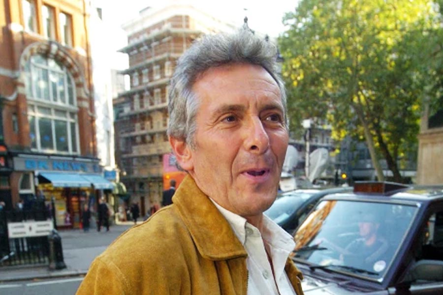 কিন্তু তাঁদের কথা শুনে নাকি বিদ্রূপ করেন নিকোলাস। তিনি জানান, তাঁর কেনা জমি কাউকে ছেড়ে দেবেন তা ভাবাও হাস্যকর।