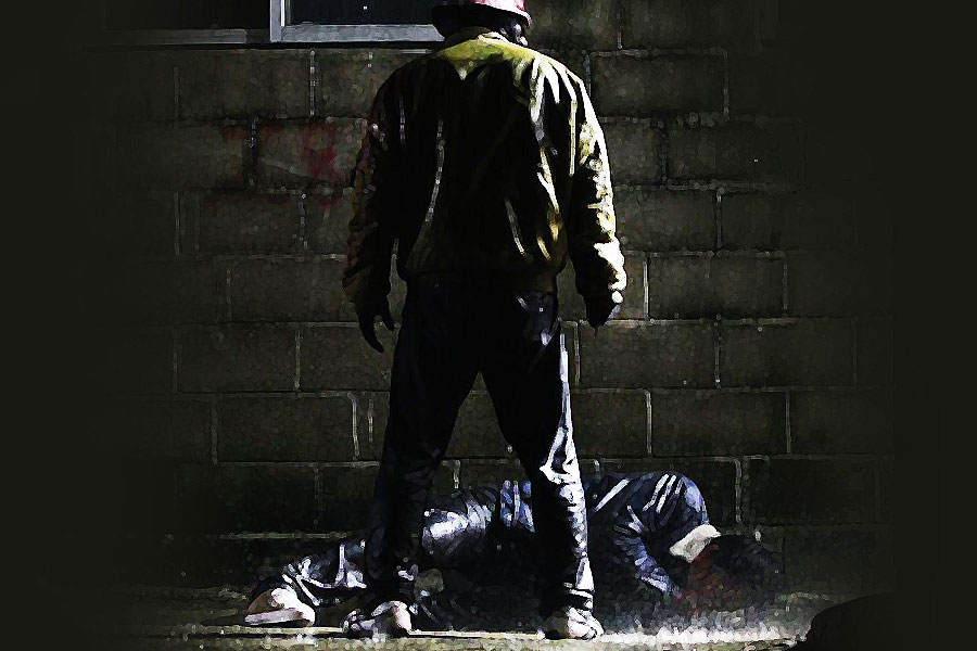 নিকোলাসের জীবনে একটি অন্ধকার দিকও রয়েছে। ১৯৯৯ সালে নিকোলাস তাঁর প্রতিদ্বন্দ্বী মহম্মদ রাজাকে খুন করেন। লন্ডনের দক্ষিণ প্রান্তে মহম্মদের যে বাড়ি ছিল, সেখানে ঢুকে পাঁচ বার ছুরি মেরে খুন করেন তিনি।