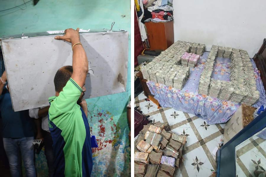 আমির খানের বাড়িতে ঢুকল ট্রাঙ্কের পর ট্রাঙ্ক, গার্ডেনরিচের বাড়ি থেকে বার করে আনা হল টাকা গোনার যন্ত্র