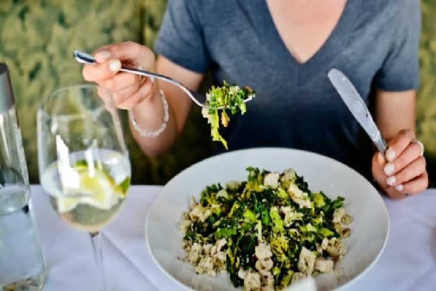 রাতে হালকা খাবার সুস্থ থাকার পাশাপাশি ওজন নিয়ন্ত্রণেও রাখতেও সাহায্য করে।